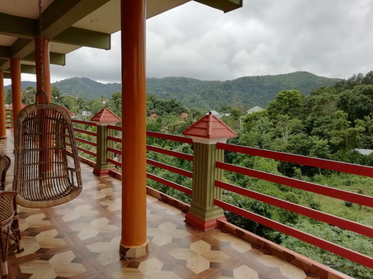 Panthalams Homestay Thekkady Exterior foto