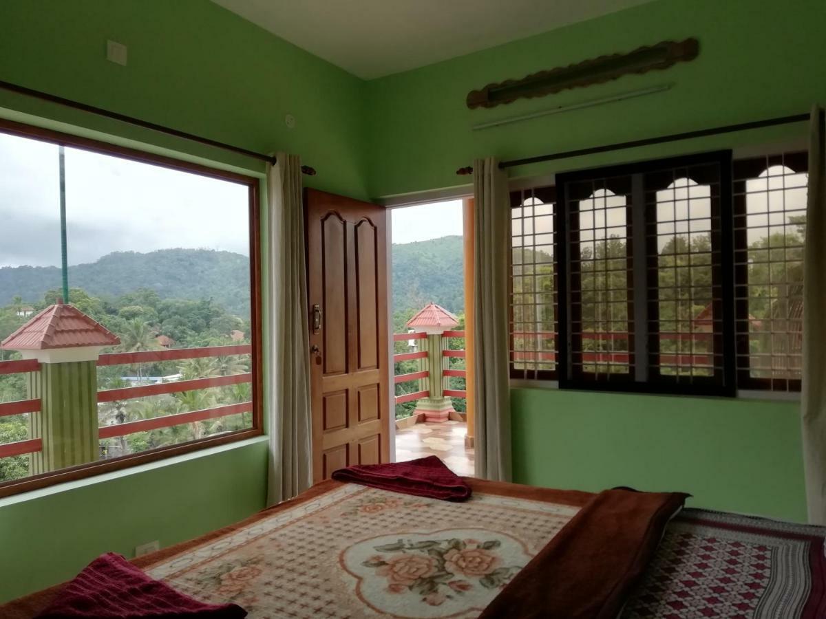 Panthalams Homestay Thekkady Exterior foto